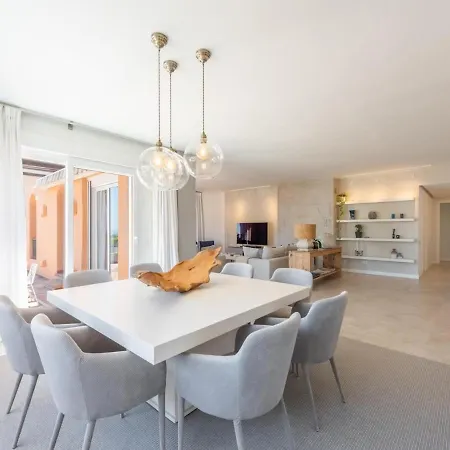 Belvederes A Spacious And Luxury Lejlighed Marbella