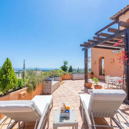 Апартаменти Belvederes A Spacious And Luxury *