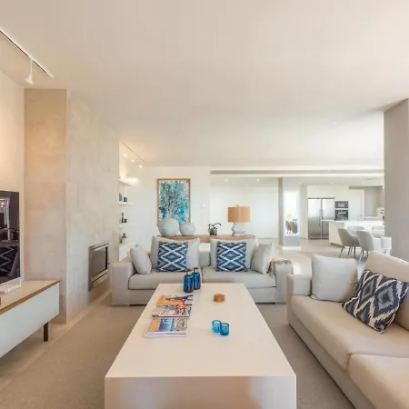 Апартаменти Belvederes A Spacious And Luxury *